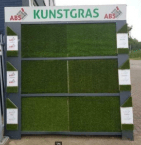 Displaystandaard van ABS Sierbestrating met verschillende soorten kunstgras naast elkaar